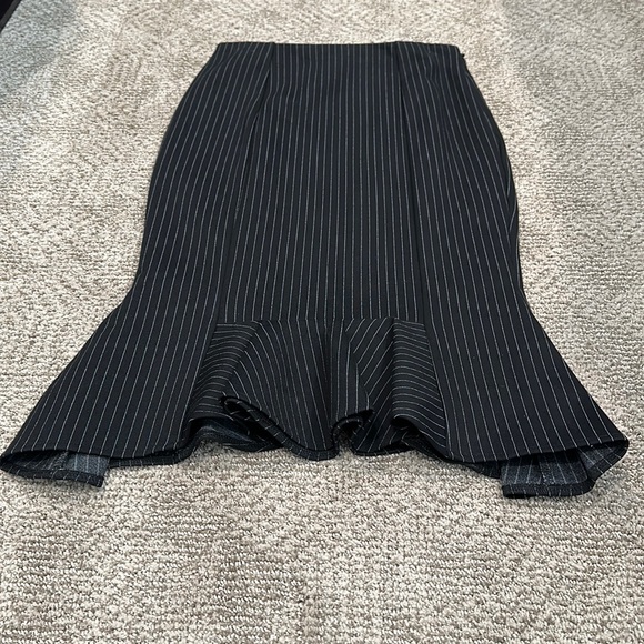 Express Dresses & Skirts - Express pinstripe midi skirt